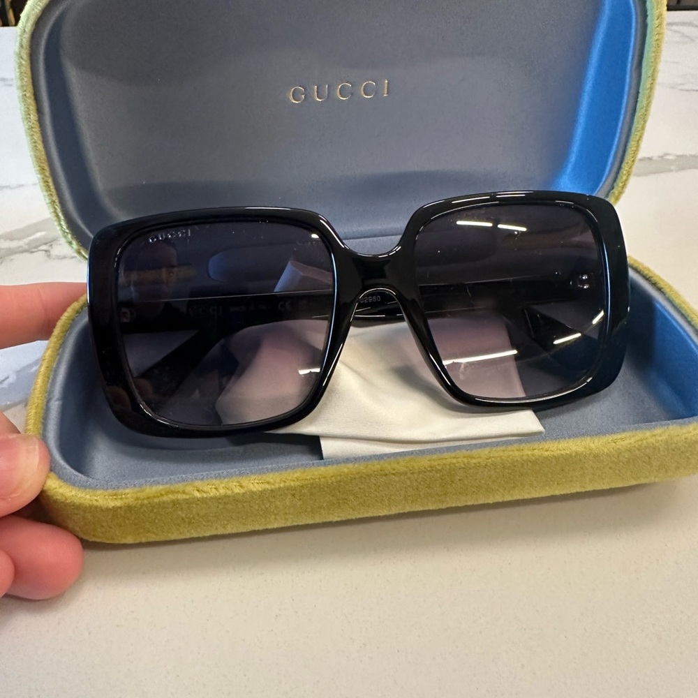 Gucci Glossy Black Oversized Sunglasses